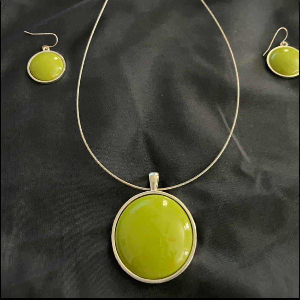Retro necklace and earrings